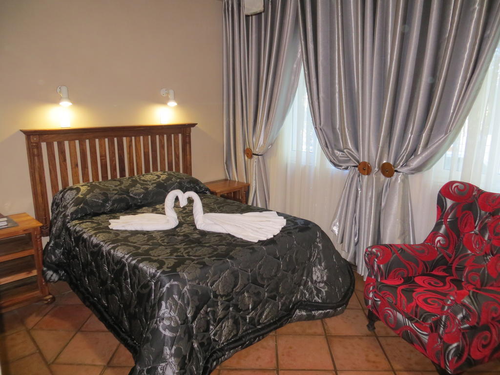 Ivory Tusk Lodge Tzaneen Rum bild