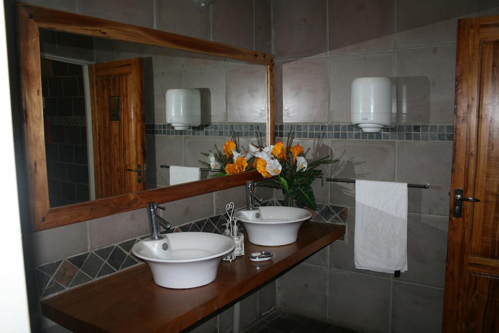 Ivory Tusk Lodge Tzaneen Rum bild